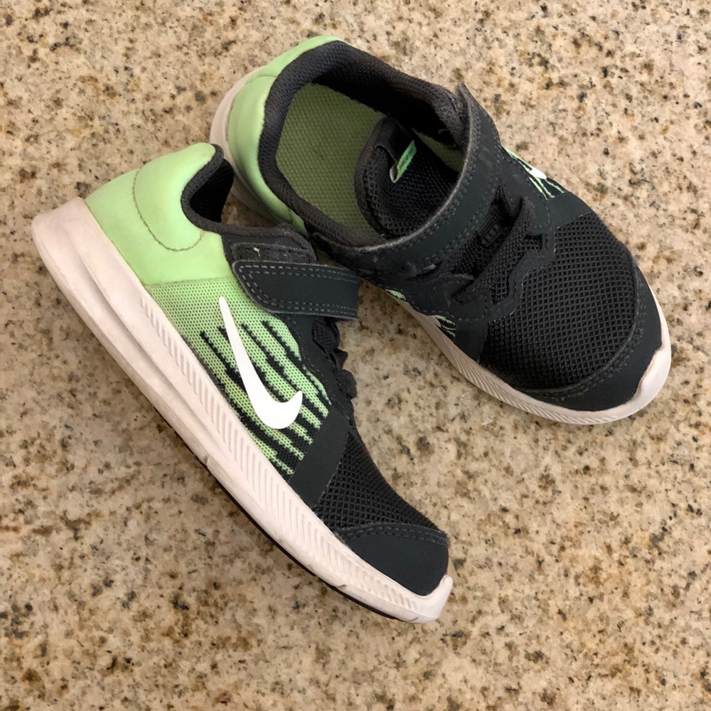 NIKE shoes toddler size 9C